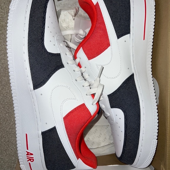 Nike Air Force 1s 07 LX - Picture 3 of 6